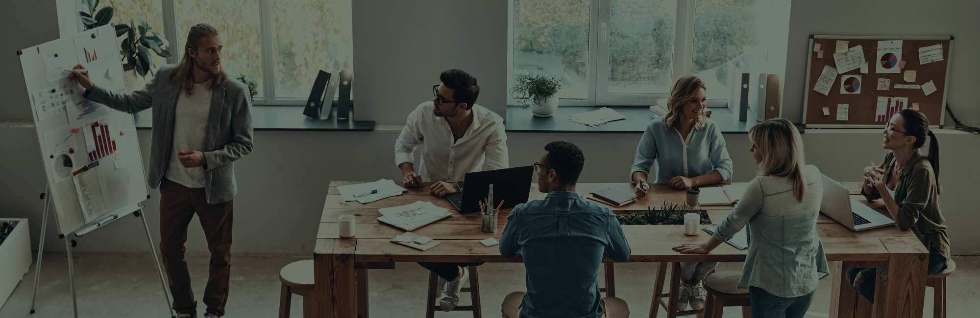 Especialización en Gerencia Comercial y de Mercadeo Especialización en Gerencia Comercial y de Mercadeo