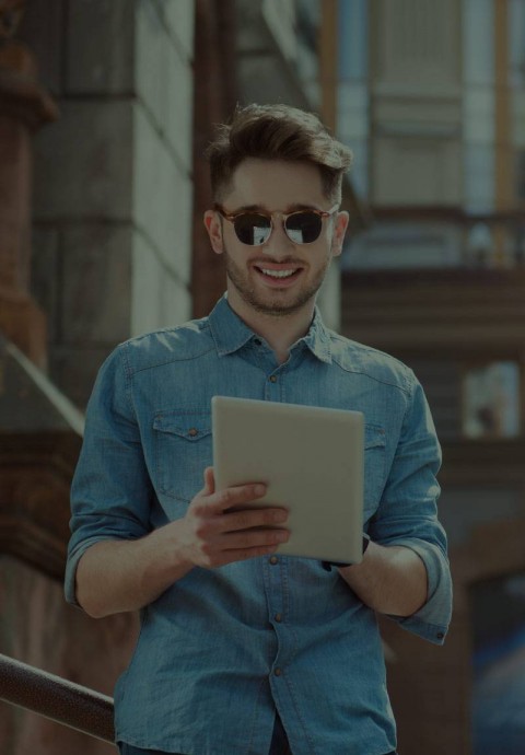 Estudiante de carrera de economía Estudiante de carrera de economía